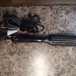 CHI ELLIPSE. TITANIUM Heated smoothing brush- professional model